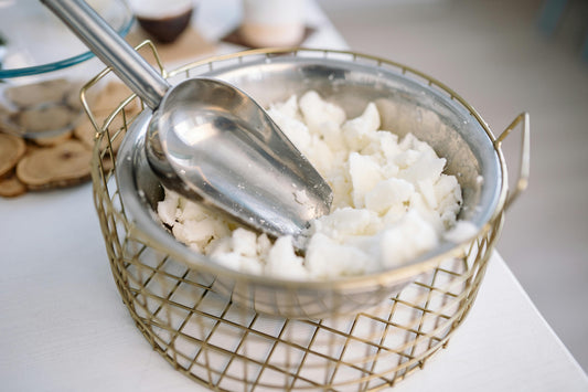 Dispelling the Myth: Does Soy Wax Really Burn Cleaner Than Paraffin Wax? - Souvant Fragrance Co